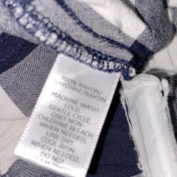 Ann Taylor LOFT checkered top size small - Picture 6 of 7